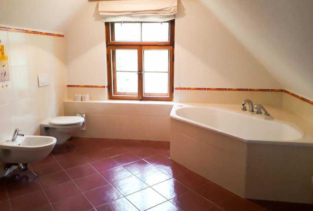 Badewanne Etagenbad Haupthaus