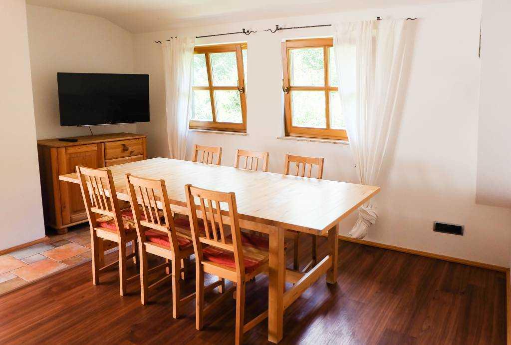 Wohnbereich mit Esstisch Ferienwohnung WE3